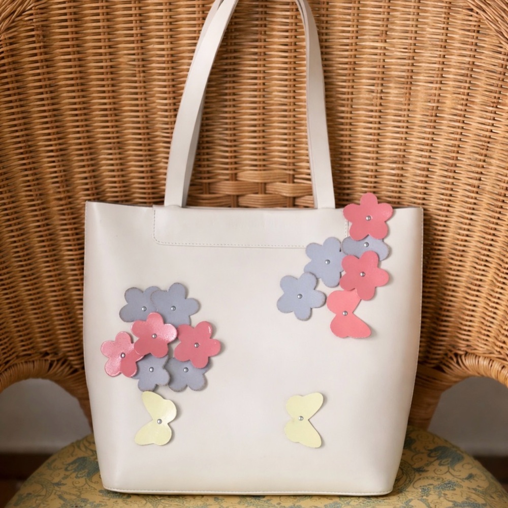 Lemarthe Beautiful Purse, creme colored leather, Portofino Tracolla.